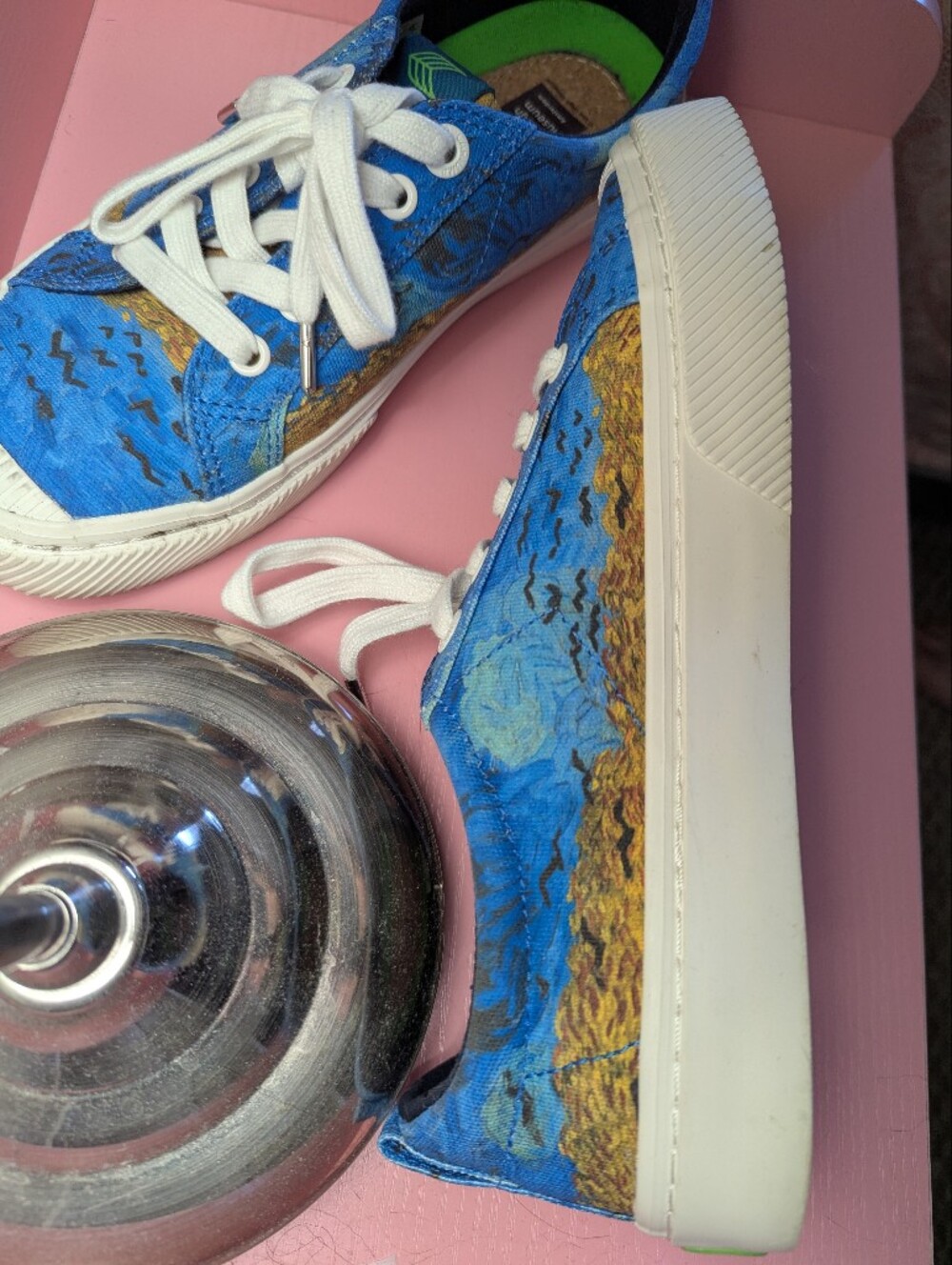 Cariuma x Van Gogh Museum Collab